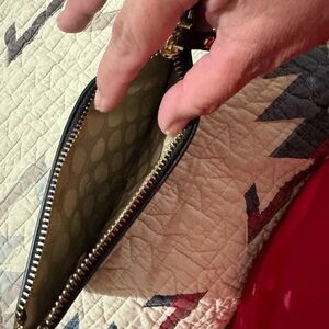 Kate Spade wristlet black new with out tags